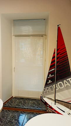 Перфорированные горизонтальные жалюзи (25мм) - установлены 12.10.2020